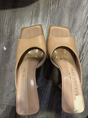 Gianni Bini Beige Square-Toe Slide Mules